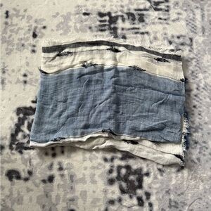 Chico's Textured White and Gray Scarf